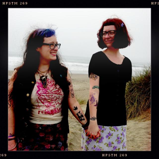 549374_214033885408789_960819261_n