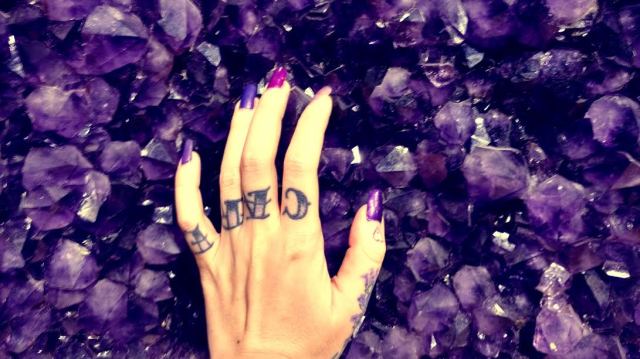 marandaelizabethamethysthands